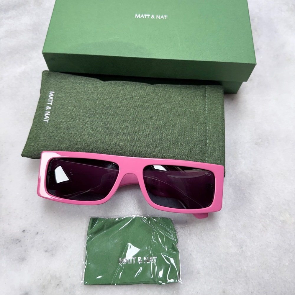 MATT & MAT SUNGLASSES PINK BOX AND BAG